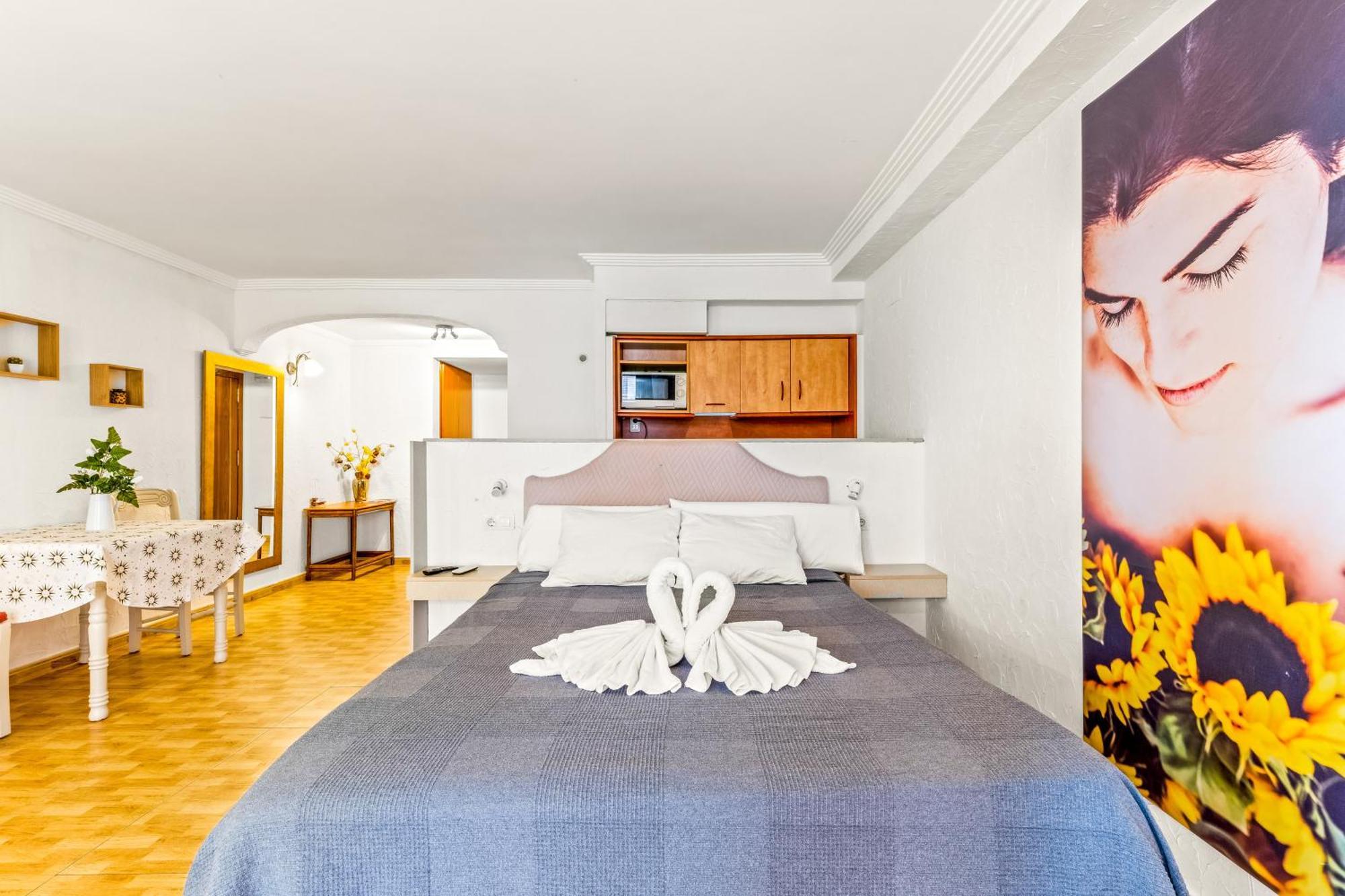 Unique Apartahotel 3-3 Torrevieja Ngoại thất bức ảnh